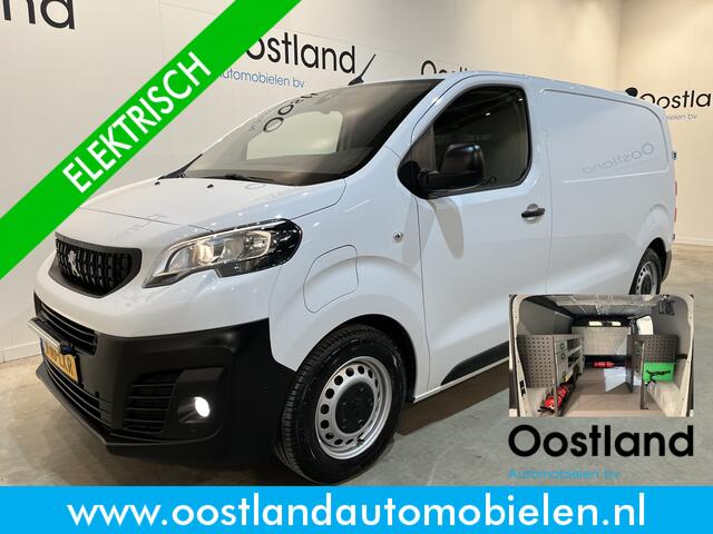 Peugeot e-Expert EV L2 75 kWh Servicebus / Inrichting / 100% Elektrisch / Airco / 220V. / Trekhaak / Camera / Cruise Control / Navigatie / CarPlay / 3-Zits 13.000 KM !!