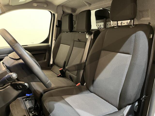 Peugeot e-Expert EV L2 75 kWh Servicebus / Inrichting / 100% Elektrisch / Airco / 220V. / Trekhaak / Camera / Cruise Control / Navigatie / CarPlay / 3-Zits 13.000 KM !!