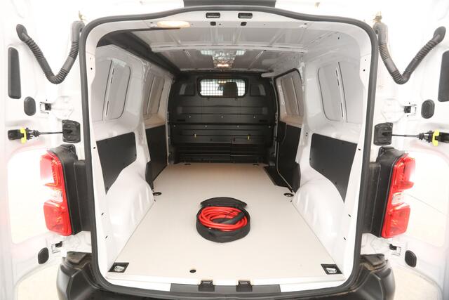 Peugeot e-Expert L2H1 75 KW/H | NIEUW! | Gratis E-Step | Elektrisch Automaat | EMISSIEVRIJE ZONE | 360 Camera Airco Cruise Carplay Navi PDC 3 Persoons