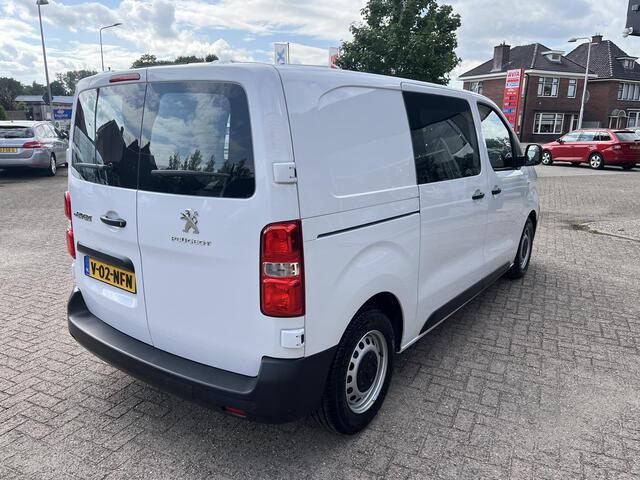 Peugeot e-Expert EV L2 75 kWh Fabrieksnieuwe auto, 2 x schuifdeuren met ramen, 2 x achterdeuren met ramen, laadruimte bescherming, airco, CARPLAY etc.