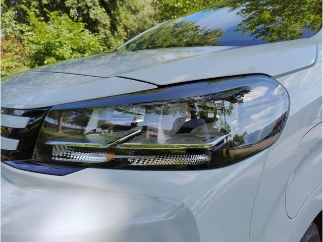 Peugeot e-Expert L2 75 kWh 136pk | 8 jaar garantie | NAVI | Multimedia | Apple Carplay | Android Auto | Achteruitrijcamera | Parkeersensoren voor en achter | Digitale cockpit | Stuurwielbediening | Tussenwand comfort met raam | Bestuurdersstoel comfort | Bank voorpassagie