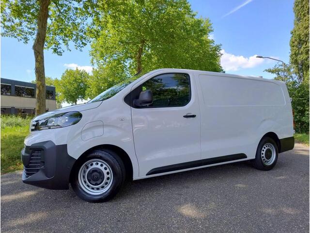 Peugeot e-Expert L2 75 kWh 136pk | 8 jaar garantie | NAVI | Multimedia | Apple Carplay | Android Auto | Achteruitrijcamera | Parkeersensoren voor en achter | Digitale cockpit | Stuurwielbediening | Tussenwand comfort met raam | Bestuurdersstoel comfort | Bank voorpassagie