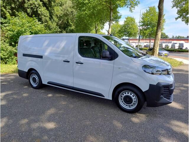 Peugeot e-Expert L2 75 kWh 136pk | 8 jaar garantie | NAVI | Multimedia | Apple Carplay | Android Auto | Achteruitrijcamera | Parkeersensoren voor en achter | Digitale cockpit | Stuurwielbediening | Tussenwand comfort met raam | Bestuurdersstoel comfort | Bank voorpassagie