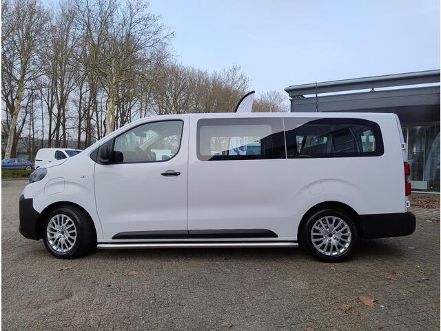 Peugeot e-Expert Combi L3 75 kWh 136pk | 9-persoons | 17 inch stalen velg met design dop | Sidebars | Trekhaak | van ¤63.276 voor ¤49.225 incl. BTW | Taxi ombouw mogelijk