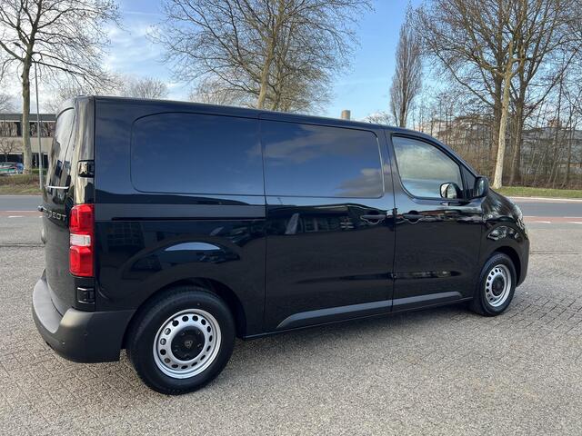 Peugeot e-Expert L2 75 kWh 136pk | ACTIE! | 8 jaar garantie | 0% financial lease| NAVI | Apple Carplay | Android Auto | Parkeersensoren voor- en achter | Achteruitrijcamera | Dode hoek detectie | Mistlampen | Licht- en regensensor | Automatische verlichting | Digital cock