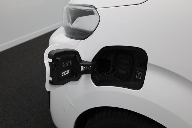 Peugeot e-Expert Long Asphalt 75 kWh | VERWACHT | Snelladen | Airco | Cruise | 3 Zits | Camera | Carplay | Navi | Trekhaak