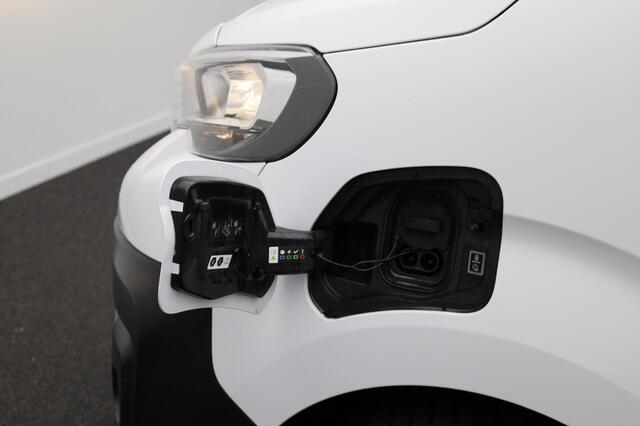 Peugeot e-Expert Premium Long 75 kWh L3H1 | VERWACHT!! | Snelladen | Airco | 3 Zits | Caplay | Navigatie | Trekhaak