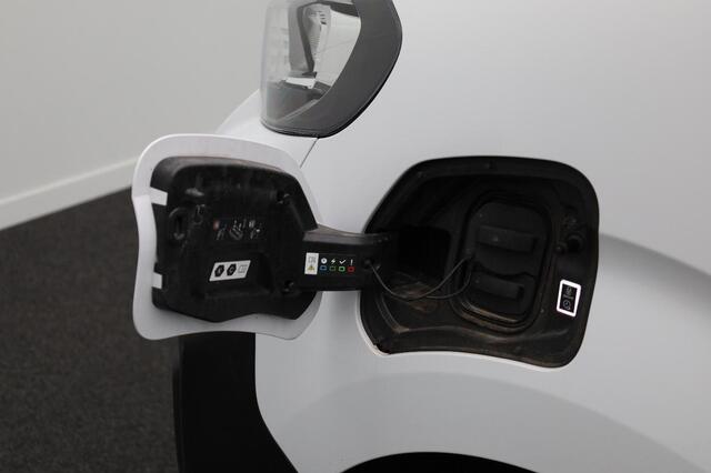 Peugeot e-Expert Premium Long 75 kWh L3H1 | VERWACHT!! | Snelladen | Airco | 3 Zits | Carplay | Navigatie | Trekhaak