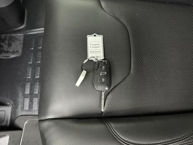 Peugeot e-Expert Lang Premium 75 kWh | Elektrisch | SOH 91,3% | Multimedia | Camera | Airco | Cruise