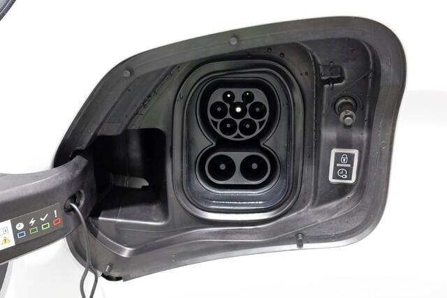 Peugeot e-Expert L2H1 75 kWh D.C. 100% Electric Airco/Navi/Camera Nieuw 12-2024