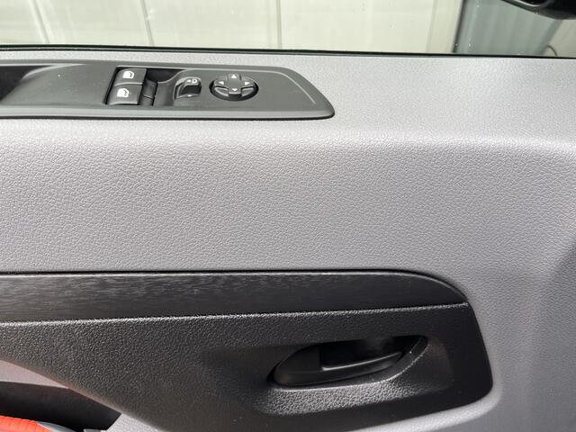 Peugeot e-Expert 50 kWh Long 9-Persoons Dubbele schuifdeur Groepsvervoer Airco Cruise controle Navigatiesysteem Telefoonverbinding Apple carplay Stuurwielbediening SOH 90% Oplaadkabel – foto 9