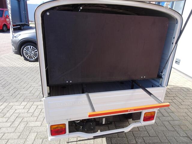 Piaggio APE 50 Ape 50 Van 1x zijklep en werkblad(FOODTRUCK/RECLAME)