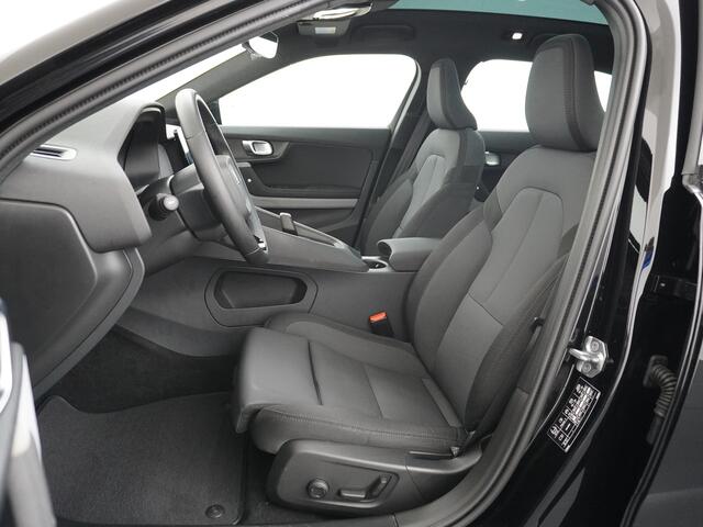 Polestar 2 AUT. 408 pk Long Range Dual Motor 78kWh Trekhaak Panoramadak Electr.Stoelen Verwarmd+Achterbank+Stuur Adaptive-Cruise Carplay Android 360°Camera 19"Lmv Led-Pixel WiFi PDC Park-Assist System-Home-Link Elektr.A.Klep Google Maps ECC Apps Verkeersbord detecti