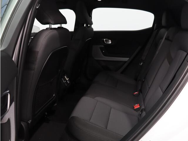 Polestar 2 Long Range Dual Motor Launch Edition 78kWh / Panoramadak / Elektrische Stoelen / Stoel + Stuurverwarming / Adaptive Cruise / Keyless / BLIS /