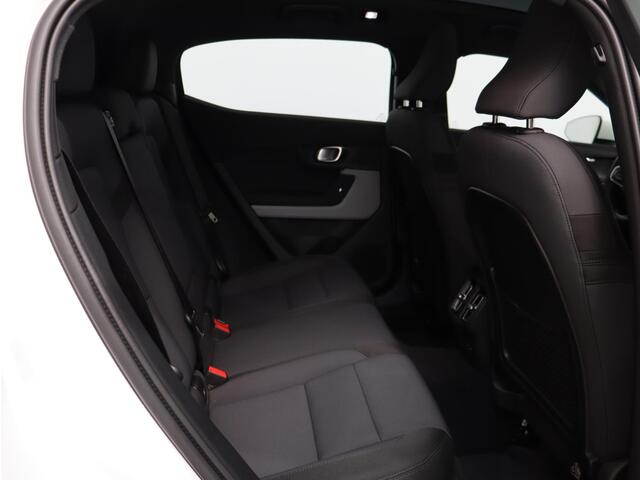 Polestar 2 Long Range Dual Motor Launch Edition 78kWh / Panoramadak / Elektrische Stoelen / Stoel + Stuurverwarming / Adaptive Cruise / Keyless / BLIS /