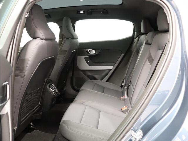 Polestar 2 Long Range Single Motor 78 kWh / Panoramadak / Elektrische Stoelen / Stoel+Stuurverwarming / Harman Kardon / Parkeercamera /