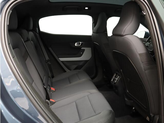Polestar 2 Long Range Single Motor 78 kWh / Panoramadak / Elektrische Stoelen / Stoel+Stuurverwarming / Harman Kardon / Parkeercamera /