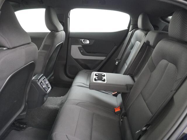 Polestar 2 Long Range 78 kWh Sleutelloos (GSM-sleutel) Adaptive-Cruise Carplay Android 360-Camera 19"LM Led-Pixel-Lamp WiFi PDC-a+v Park-Assist System-Home-Link Elektr.Klep Google Maps E Phone-Connect.Stoel-Verwarmd 1500kg-trekvermogen OnePedal drive Licht+Zichtpakk