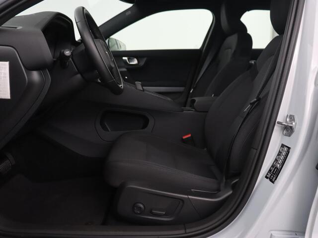 Polestar 2 Long Range Single Motor 78 kWh | Trekhaak | Stoelverwarming | Keyless | Full LED | Carplay | Navigatie | 19'' | Elektrische stoelen | Climate control | Parkeerhulp