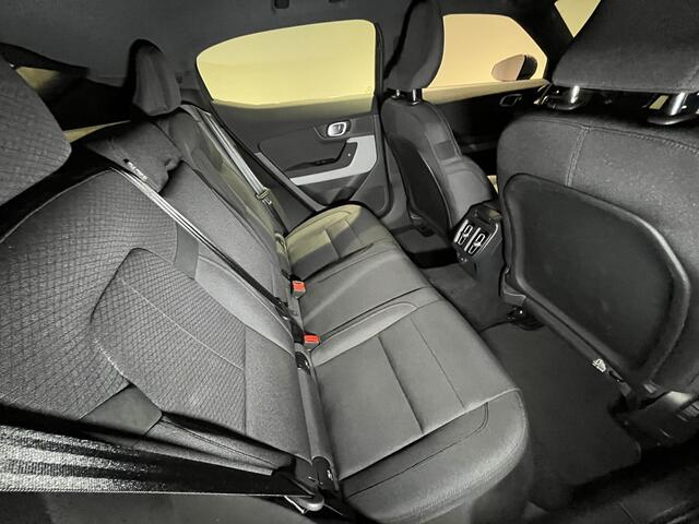 Polestar 2 Long Range Single Motor 78 kWh | Trekhaak | Achteruitrijcamera | Navigatie | Apple CarPlay / Android Auto |