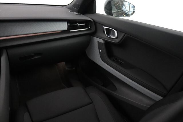 Polestar 2 Long Range Dual Motor Launch Edition 78kWh | Harman Kardon Audio | Panoramadak | Stuur&Stoel Verwarming |