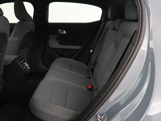 Polestar 2 Long Range Dual Motor Launch Edition 78kWh | Panoramadak | Trekhaak | 360 Camera | Achterbankverwarming | Adaptive cruise | Carplay | Camera | Stoelverwarming | Keyless