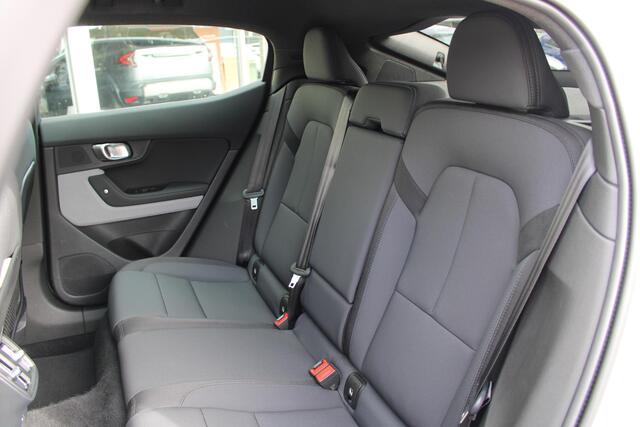 Polestar 2 Long Range Dual Motor Launch Edition 78kWh | Panoramadak | Trekhaak | 95% SOH