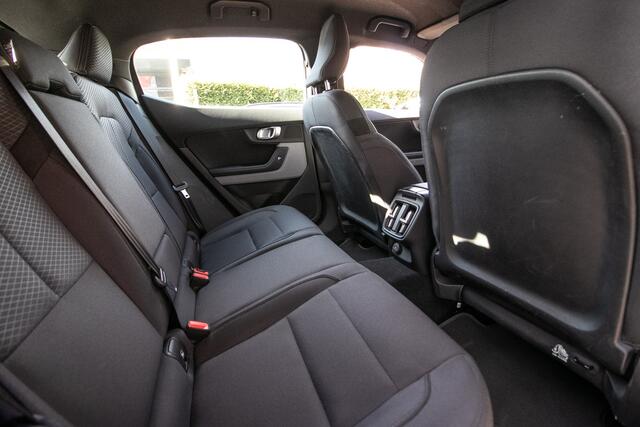 Polestar 2 Long Range Single Motor 78 kWh | Elek Trekhaak | Adapt Cruise | Android Apple Carplay | Stoelverw.