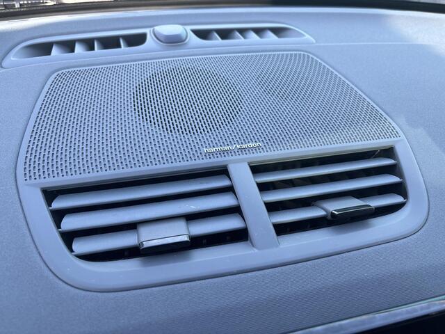 Polestar 2 Long Range Single Motor 78 kWh / Pano. dak / Voor+achter+stuur verwarmd / Elek. bedienbare voorstoelen / 360 camera / Pilot assist /