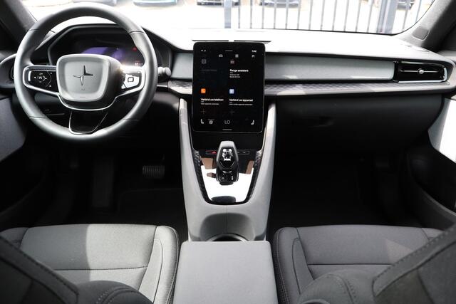 Polestar 2 Long Range Single Motor 78 kWh Pilot pack/Warmtepomp/Stoelverwarming/360 graden camera/Bestuurderstoel met geheugen/Apple carplay/Lane assist/Adaptieve cruisecontrol/Dode hoek assistent