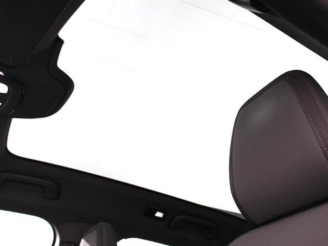 Polestar 2 Standard Range Single Motor 63kWh Climate control Cruise control Panorama dak Parkeersensoren + Camera Trekhaak Voorstoelen verwarmd Apple Carplay/ Android Auto