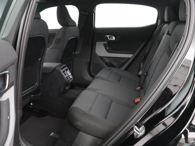 Polestar 2 Standard Range Single Motor 63kWh | SOH 89.9% | Warmtepomp | Panoramadak | Trekhaak | SOH 89.9% | Warmtepomp | Panoramadak | Trekhaak | 360 camera | Harman/Kardon | Memory | Full LED | Plus Pack
