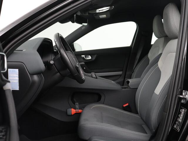 Polestar 2 Standard Range Single Motor 63kWh | SOH 89,7% | Memory | Stoelverwarming | Cruise control | Carplay | Navigatie | Bluetooth | Camera | Park assist | Interieurverlichting | Elektrische achterklep | Trekhaak