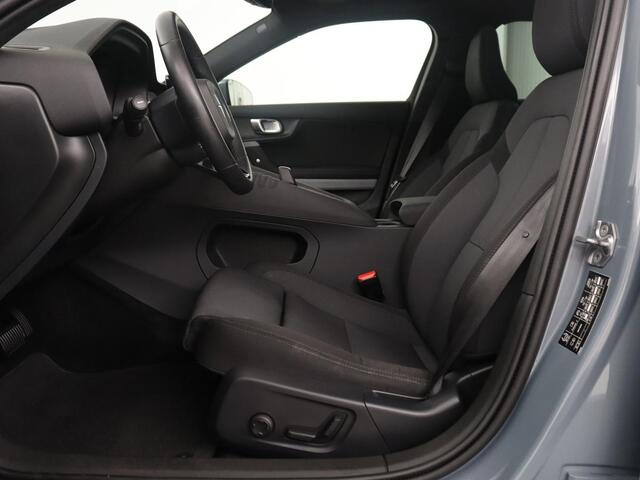 Polestar 2 Long Range Dual Motor Launch Edition 78kWh | SOH 91,6% | Panoramadak | Memory | Adaptive cruise | Stuur/stoel verwarming | Trekhaak | 360 camera | Park assist | Harman/ Kardon | Carplay