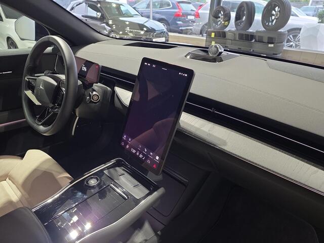 Polestar 3 Long range Dual motor Pilot Plus 111 kWh | Stoelmassage | Elektrische trekhaak | Panoramadak