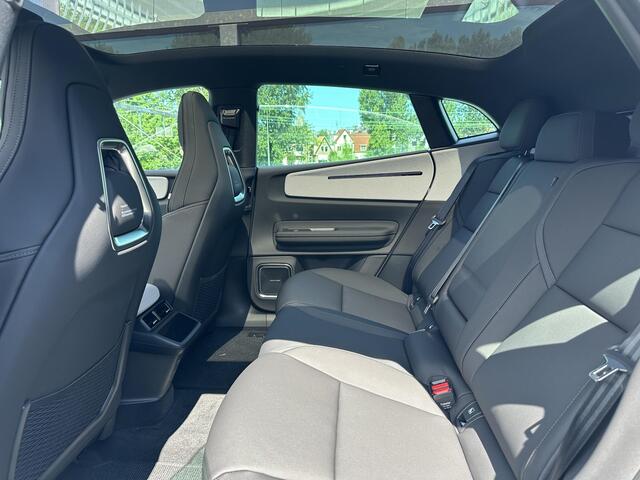 Polestar 4 Long Range Dual motor 100 kWh / Pano. dak / Elek. verstelbare stoelen voor + achter / Verwarmde stoelen / Harman Kardon / Pilot assist /