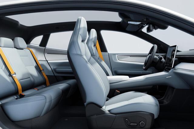Polestar 4 Long Range Single motor 100 kWh Plus/Pro/Pilot PANORAMADAK + MIST TAILORED KNIT + WARMTEPOMP + AUTOPILOT + 360 CAMERA + PIXEL LED + HARMAN/KARDON + STOEL-&STUURVERWARMING + 22KW LADER + HEAD-UP + PARKSENSOREN + 21" LM-VELGEN!!