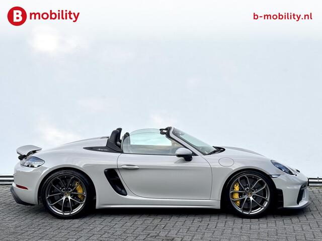 Porsche 718 Spyder 4.0 421PK Ceramic Sport Chrono Carbon Memory Burmester | Apple CarPlay | PDLS Plus | Adaptieve Sportstoelen | Keramische schijven (PCCB)