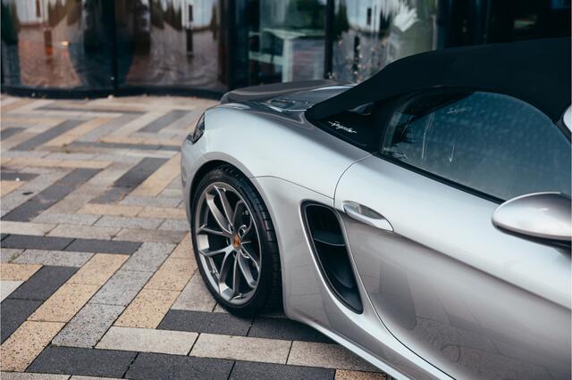 Porsche 718 Spyder 4.0 PCCB BOSE 918 seats Boxster 1 owner