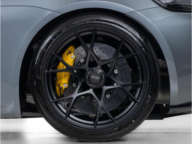 Porsche 718 Spyder RS