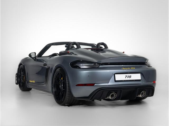Porsche 718 Spyder RS
