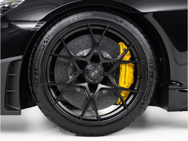 Porsche 718 Spyder RS