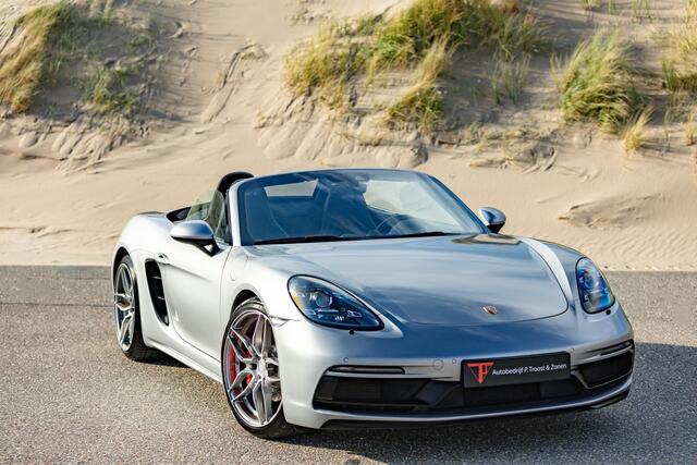 Porsche 718 Boxster 2.5 GTS Sportchrono|Sportuitlaat|Apple carplay|Alarm klasse 3|Achteruitrijcamera|20 Inch Concaver|Bose audio|Stoelverwarming|Parkeersensoren rondom