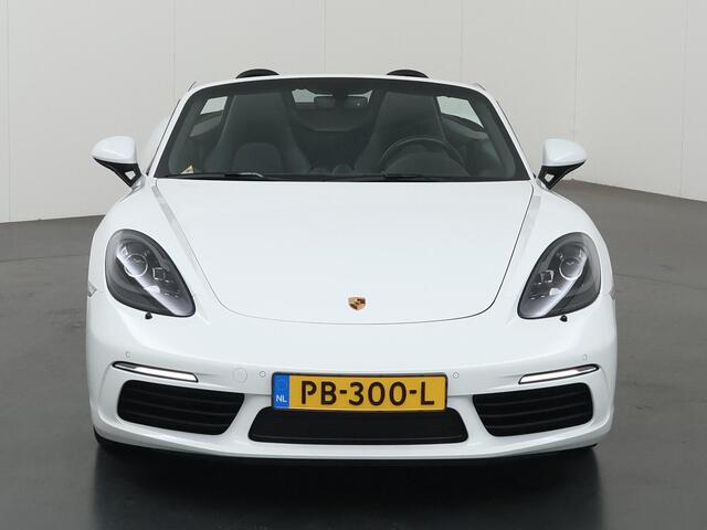Porsche 718 Boxster 2.0 | NL Auto | Sound-Package Plus | Sportstoelen Plus (Ele. verstelbaar 2-weg) | 20" Carrera S Wielen | Stuurverwarming | PDLS | Licht-Design-Pakket | Rijassistent-Systeem | GT Sport Stuur | Sport-Chrono-Pakket | Sport-Uitlaatsysteem |