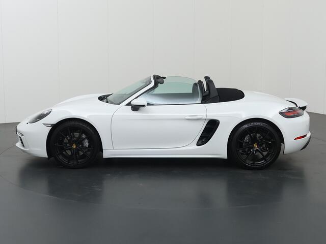 Porsche 718 Boxster 2.0 | NL Auto | Sound-Package Plus | Sportstoelen Plus (Ele. verstelbaar 2-weg) | 20" Carrera S Wielen | Stuurverwarming | PDLS | Licht-Design-Pakket | Rijassistent-Systeem | GT Sport Stuur | Sport-Chrono-Pakket | Sport-Uitlaatsysteem |