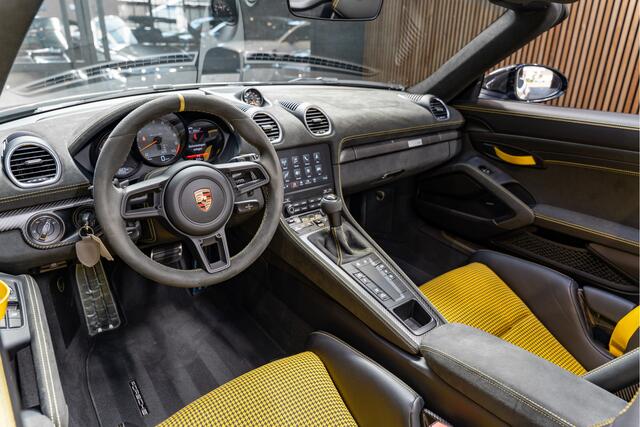 Porsche 718 Spyder RS Lift Exclusive Manufaktur Weissach Spyder RS Weissach