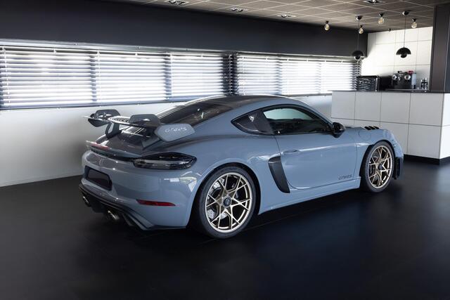 Porsche 718 GT4 RS