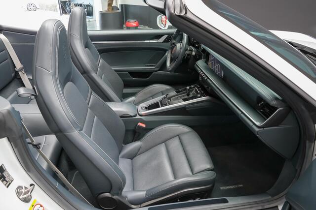 Porsche 911 Cabrio 992 3.0 Carrera S |sport chrono|sport design|neuslift|sportuitlaat|PDLS koplampen|Bose|stoelverarming|stoelventilatie|memory|Apple Carplay|blindspot|360 camera|
