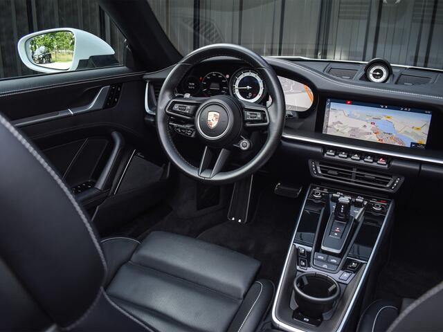 Porsche 911 Cabrio 3.0 Carrera 4 S | NL-AUTO | SPORT DESIGN PACK | LIFT SYSTEEM | SPORT CHRONO | 18-WEGS MEMORY SEATS | BURMESTER SOUND | ADAPTIVE CRUISE | CARBON PACK | MATRIX LED | 360 CAMERA | NEW PRICE: 236.000
