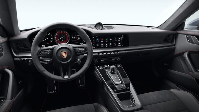 Porsche 911 Carrera 4 GTS